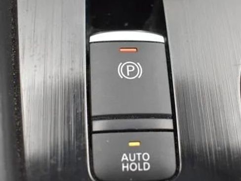 Used 2025 Nissan Rogue SV FWD image 33