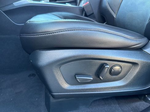 Used 2023 Ford Explorer Limited image 14