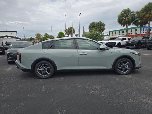 New 2026 Kia K4 FWD image 9