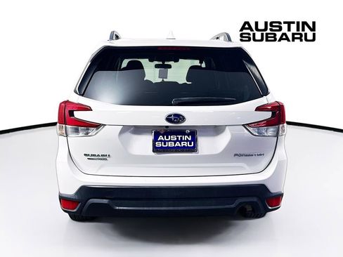 Used 2021 Subaru Forester Premium image 6