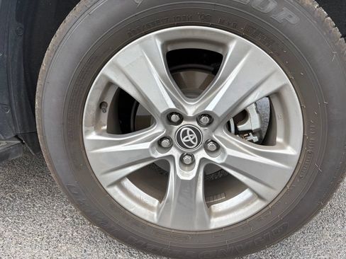 Used 2024 Toyota RAV4 XLE w/ Convenience Package AWD/4WD image 11