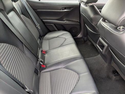 Used 2023 Toyota Camry SE image 18