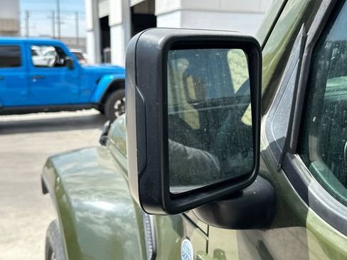 Used 2023 Jeep Wrangler Unlimited Sahara AWD/4WD image 7