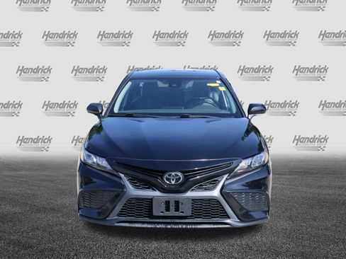 Used 2022 Toyota Camry SE FWD image 3
