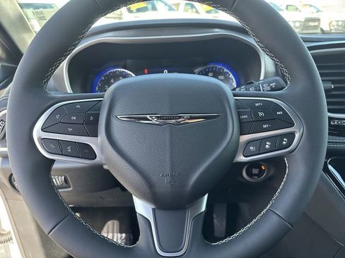 New 2026 Chrysler Pacifica Select image 17