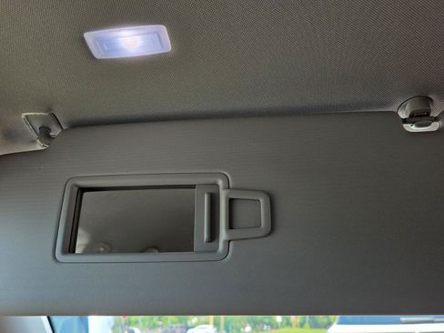 Used 2026 Volkswagen Atlas SE FWD image 37