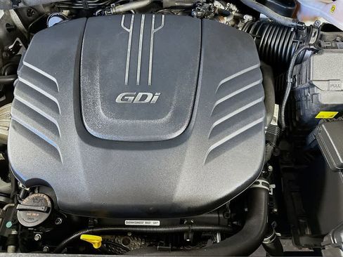 Used 2018 Kia Sedona L FWD image 8