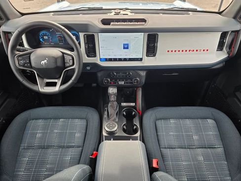 Used 2025 Ford Bronco Heritage Edition image 27