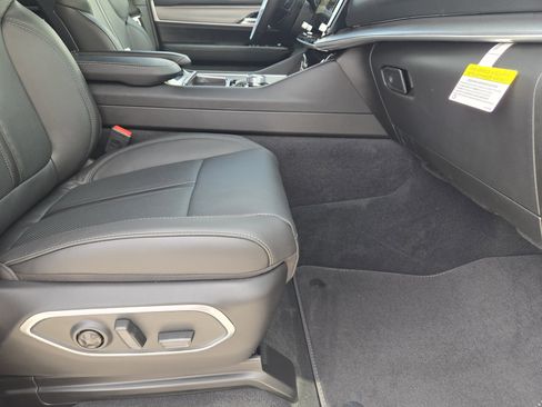 New 2026 Jeep Grand Wagoneer 4WD image 11