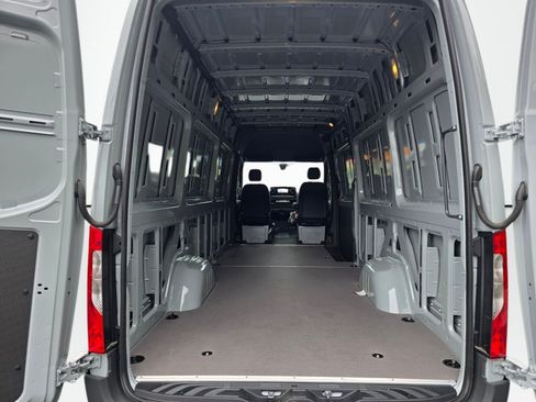 New 2026 Mercedes-Benz Sprinter 2500 image 18