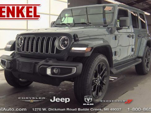 Used 2025 Jeep Wrangler Unlimited Sahara image 1