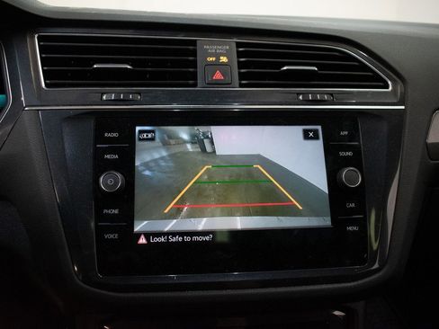 Used 2022 Volkswagen Tiguan SE R-Line image 16