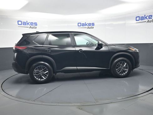 Used 2023 Nissan Rogue S AWD/4WD image 9