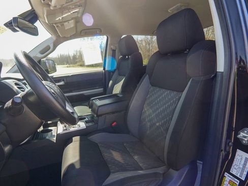 Used 2020 Toyota Tundra SR5 w/ SR5 Upgrade Package image 18