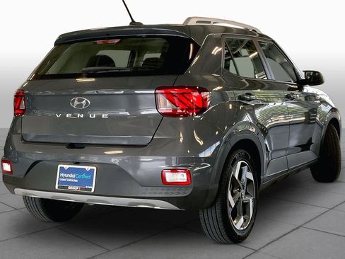 Certified 2025 Hyundai Venue SEL FWD image 12