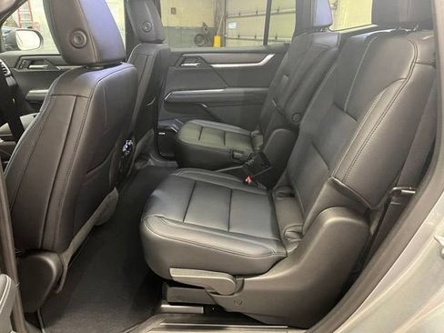 New 2026 GMC Acadia Elevation w/ Elevation Premium Package AWD/4WD image 25