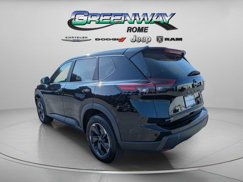 Used 2024 Nissan Rogue SV AWD/4WD image 5