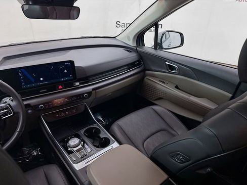 Used 2026 Kia Carnival EX image 23