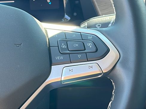 Used 2024 Volkswagen Atlas SE w/ Black Wheel Package image 18