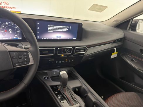 New 2026 Nissan Sentra SR w/ Floor Mat Package image 19