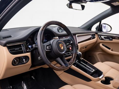 Certified 2026 Porsche Macan S AWD/4WD image 4