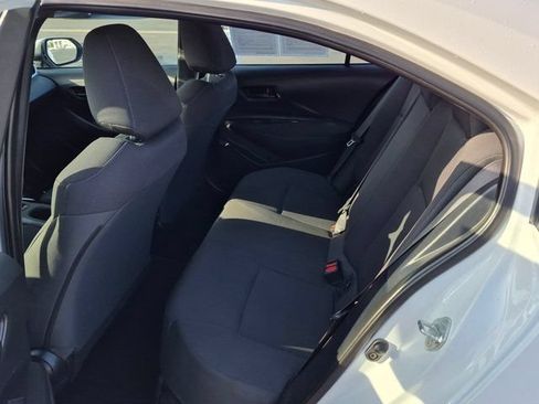 Used 2022 Toyota Corolla LE FWD image 14