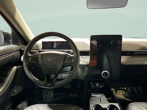 Used 2022 Ford Mustang Mach-E Premium image 12