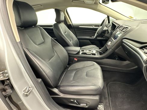 Used 2017 Ford Fusion Titanium AWD/4WD image 28
