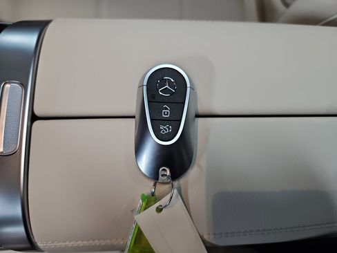 Used 2026 Mercedes-Benz GLC 300 4MATIC image 36