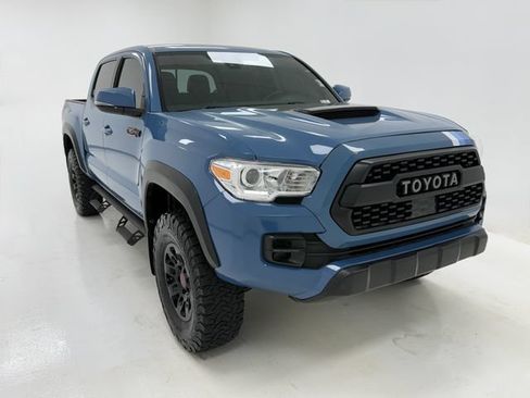Used 2018 Toyota Tacoma TRD Pro AWD/4WD image 2