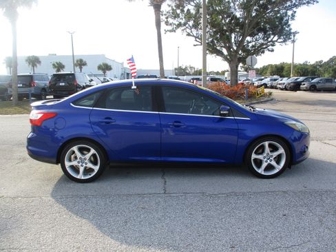 Used 2013 Ford Focus Titanium w/ Titanium Handling Pkg image 8