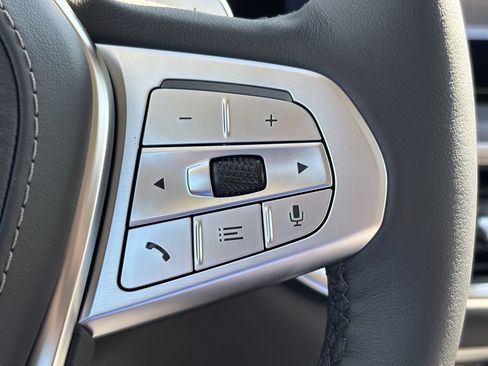 Used 2026 BMW X7 xDrive40i image 22