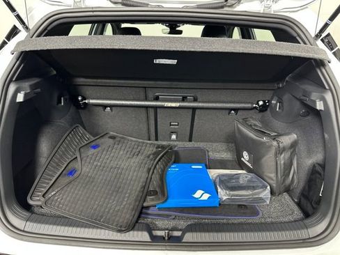 Used 2024 Volkswagen Golf R image 30
