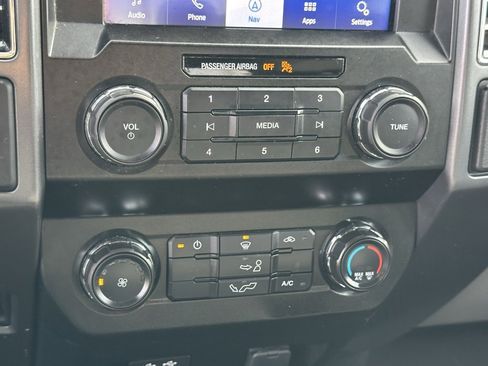 Used 2020 Ford F150 XLT image 29