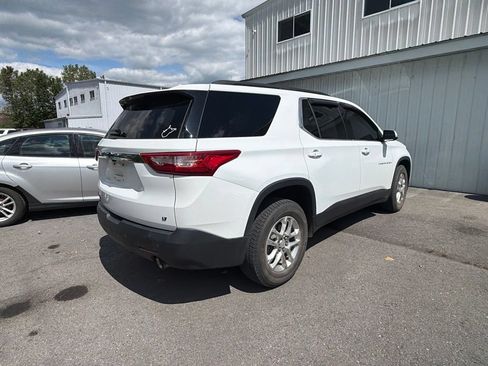 Used 2020 Chevrolet Traverse LT w/ Driver Confidence II Package AWD/4WD image 4
