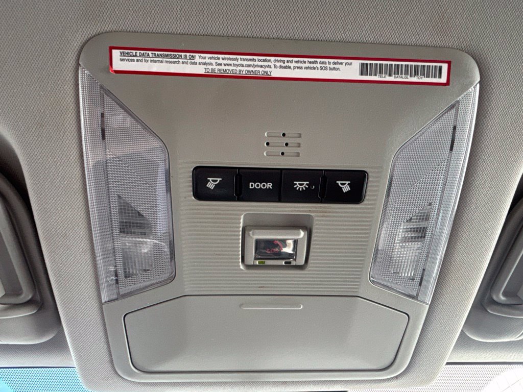 Used 2021 Toyota RAV4 XLE FWD image 16