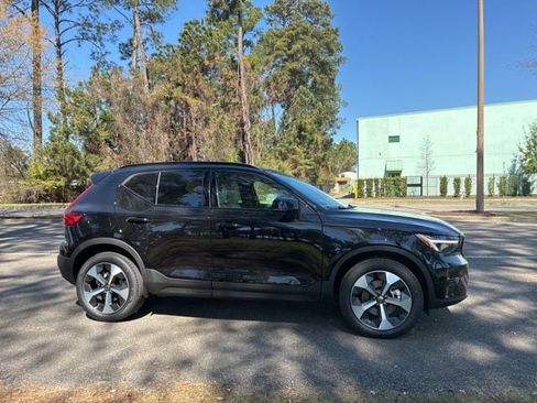 New 2026 Volvo XC40 B5 Plus w/ Protection Package Premier AWD/4WD image 5