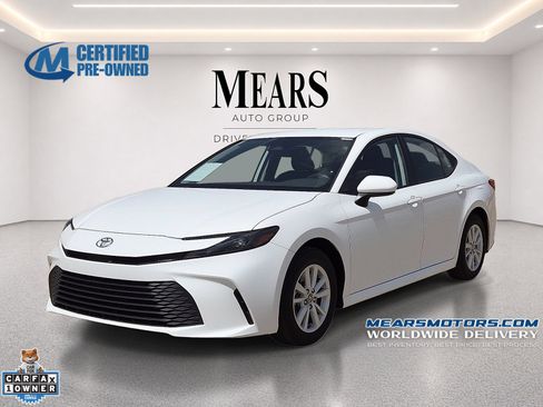 Used 2025 Toyota Camry LE FWD image 1