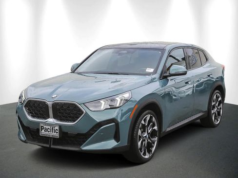 Used 2025 BMW X2 xDrive28i w/ Convenience Package image 3