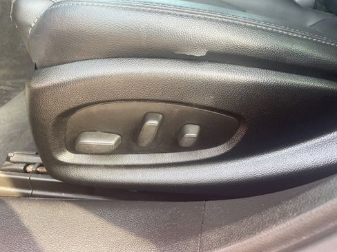 Used 2014 Chevrolet Impala LT w/ Convenience Package image 17