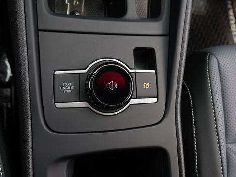 Certified 2025 Volkswagen Tiguan SE FWD image 26