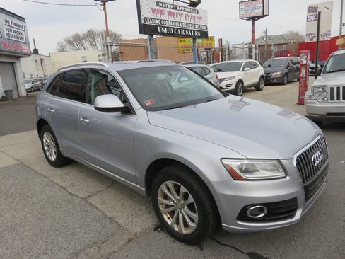 Used 2016 Audi Q5 2.0T Premium Plus w/ Technology Package AWD/4WD image 2