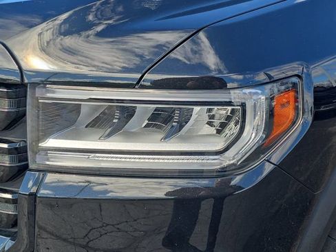 Used 2023 GMC Acadia SLE w/ Driver Convenience Package image 33