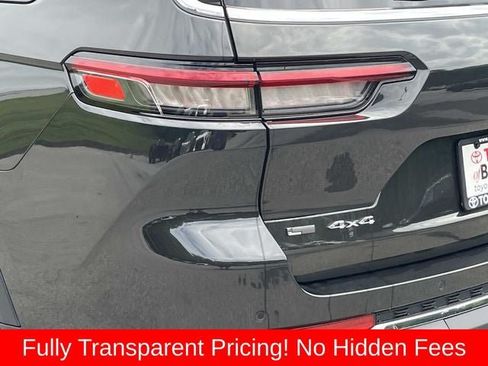 Used 2022 Jeep Grand Cherokee L Limited AWD/4WD image 5