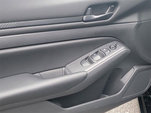 Certified 2024 Nissan Altima 2.5 S image 10