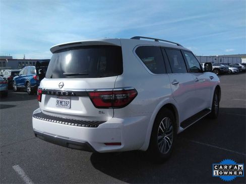 Used 2023 Nissan Armada SL w/ Captain's Chairs Package image 2