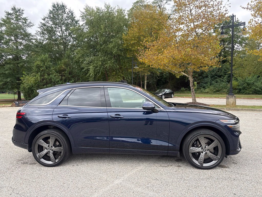 Used 2024 Genesis GV70 2.5T w/ Sport Prestige Package AWD/4WD image 11