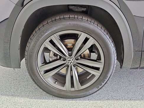 Certified 2022 Volkswagen Atlas Cross Sport SEL R-Line w/ Cross Sport MDO Package AWD/4WD image 11
