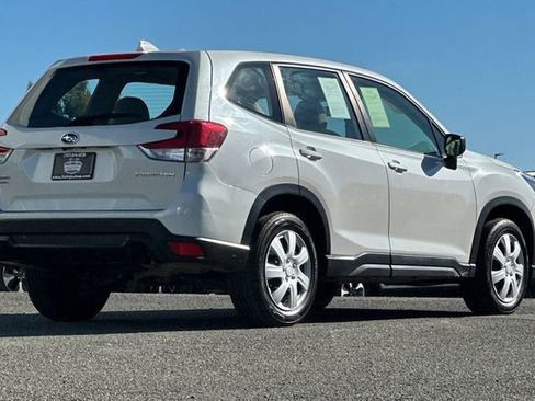 Used 2022 Subaru Forester Base image 4