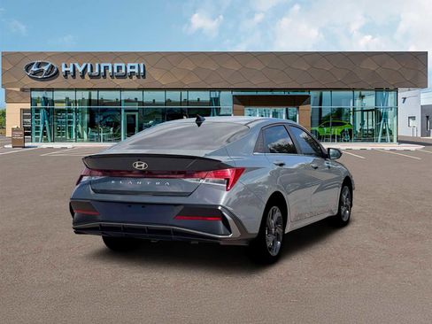 New 2026 Hyundai Elantra SEL Sport FWD image 7